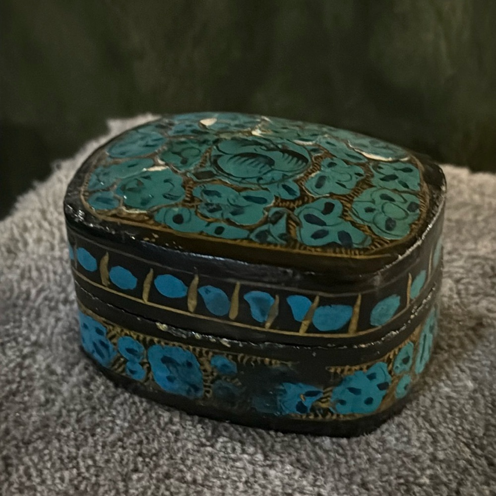 Small Paper Machete Painted Trinket Box. 3x3x2. Used.